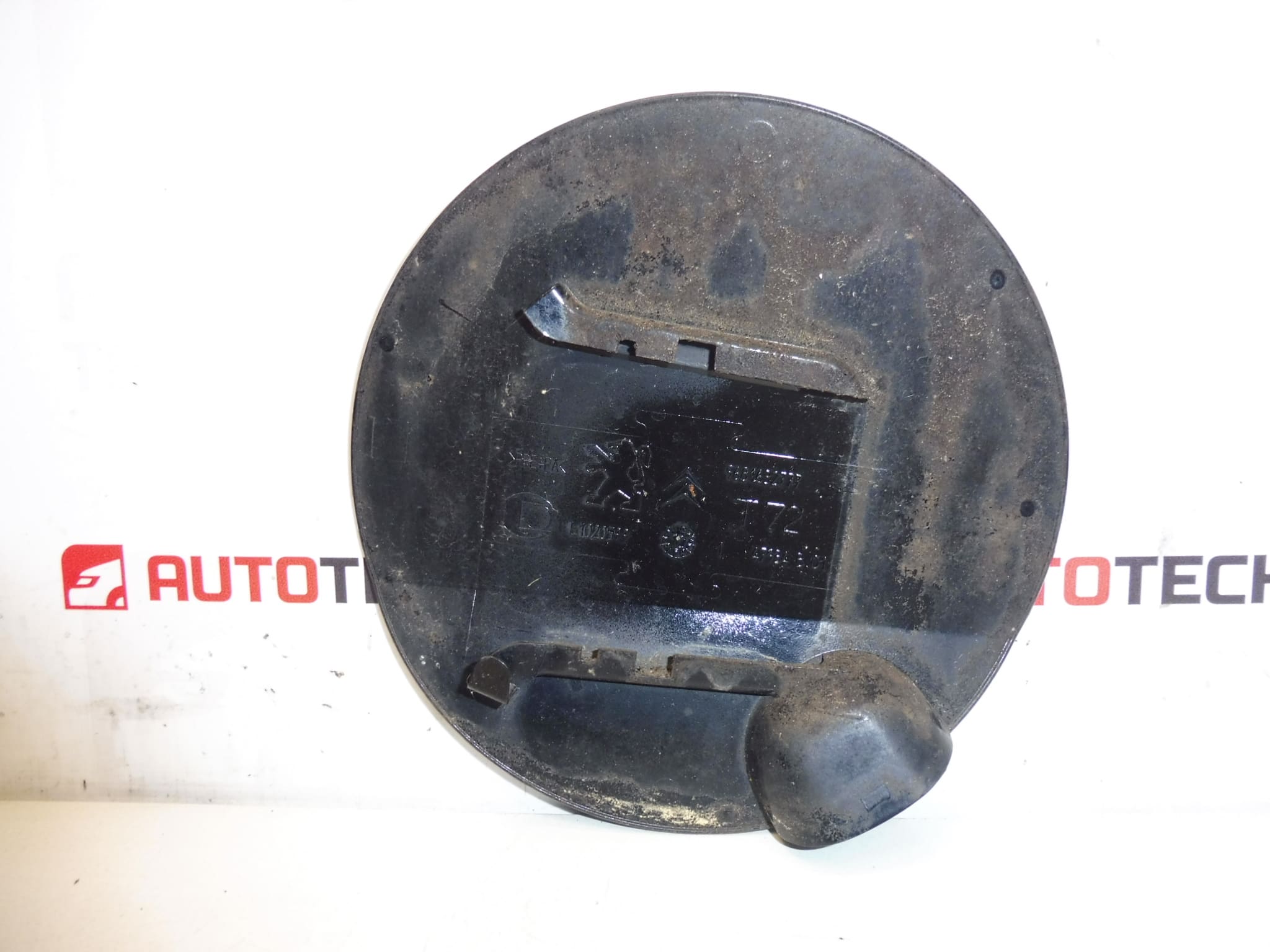 Couvercle de réservoir KTVD Peugeot 308 9681632777 1517G5 – Image 2