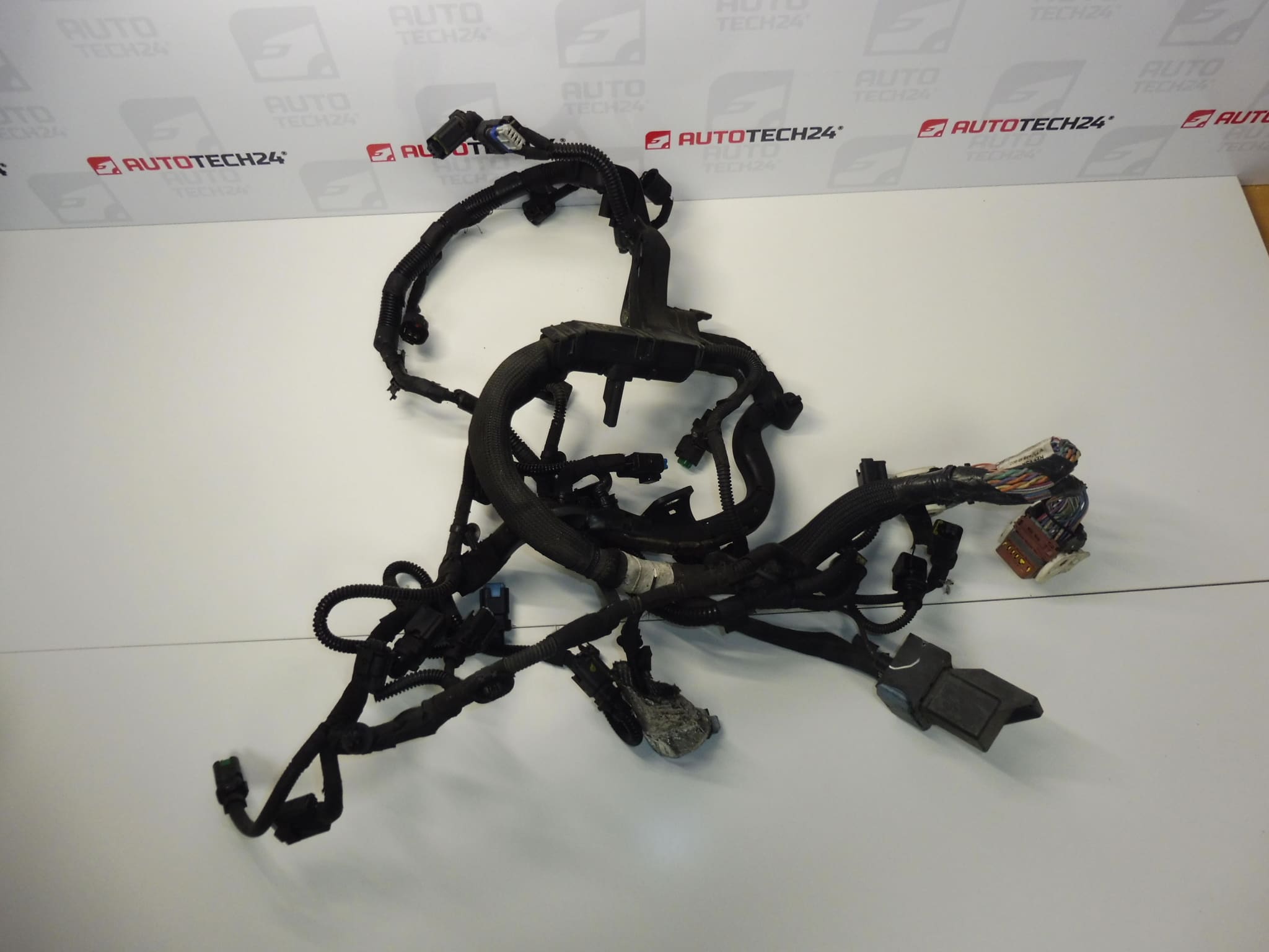Faisceau Citroën Peugeot 1.6 HDI 9673749980 9678305680 6585J5