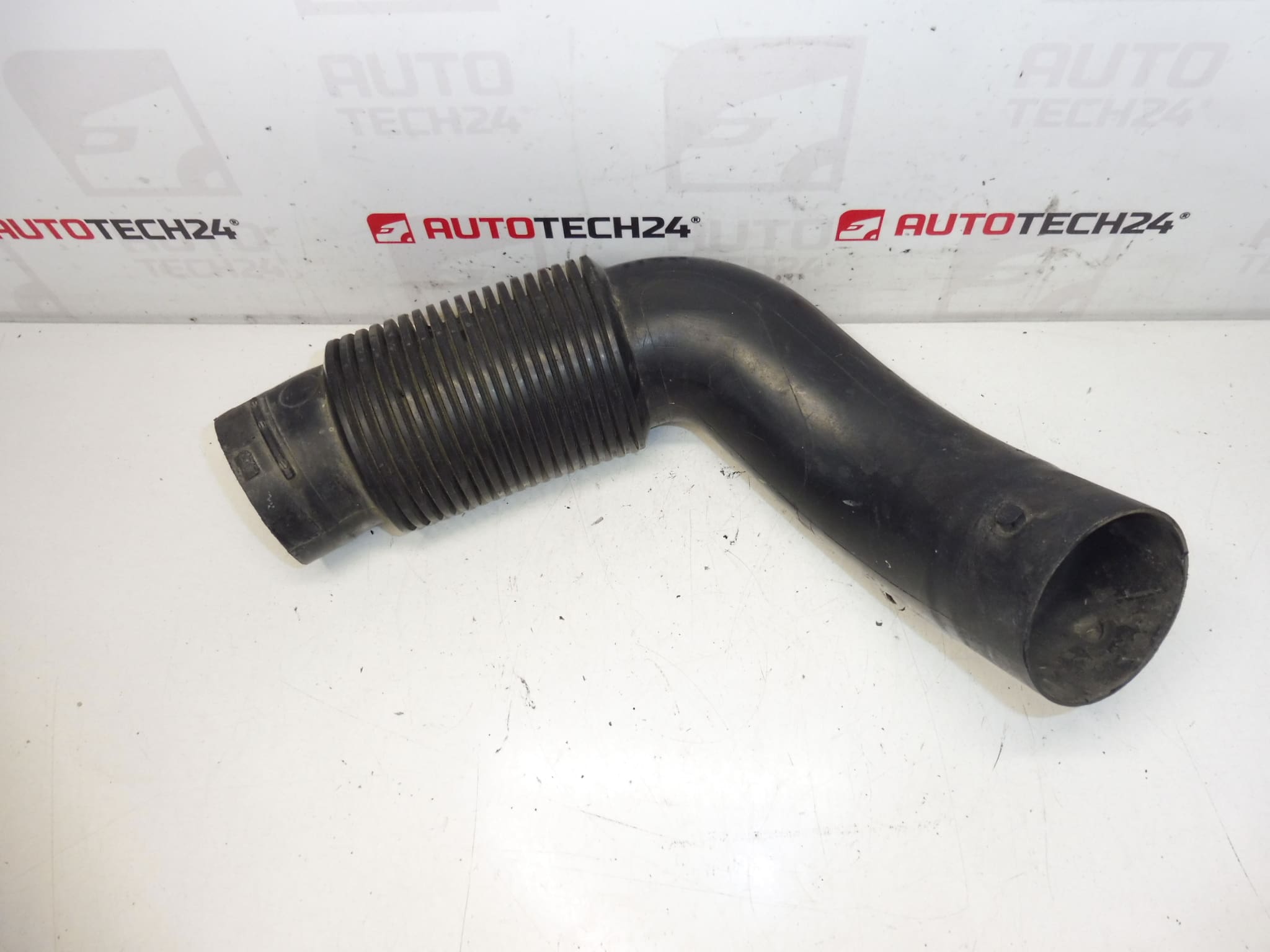 Goulot d'admission 1.6 HDi Citroën Peugeot 9647392480 143451 – Image 2