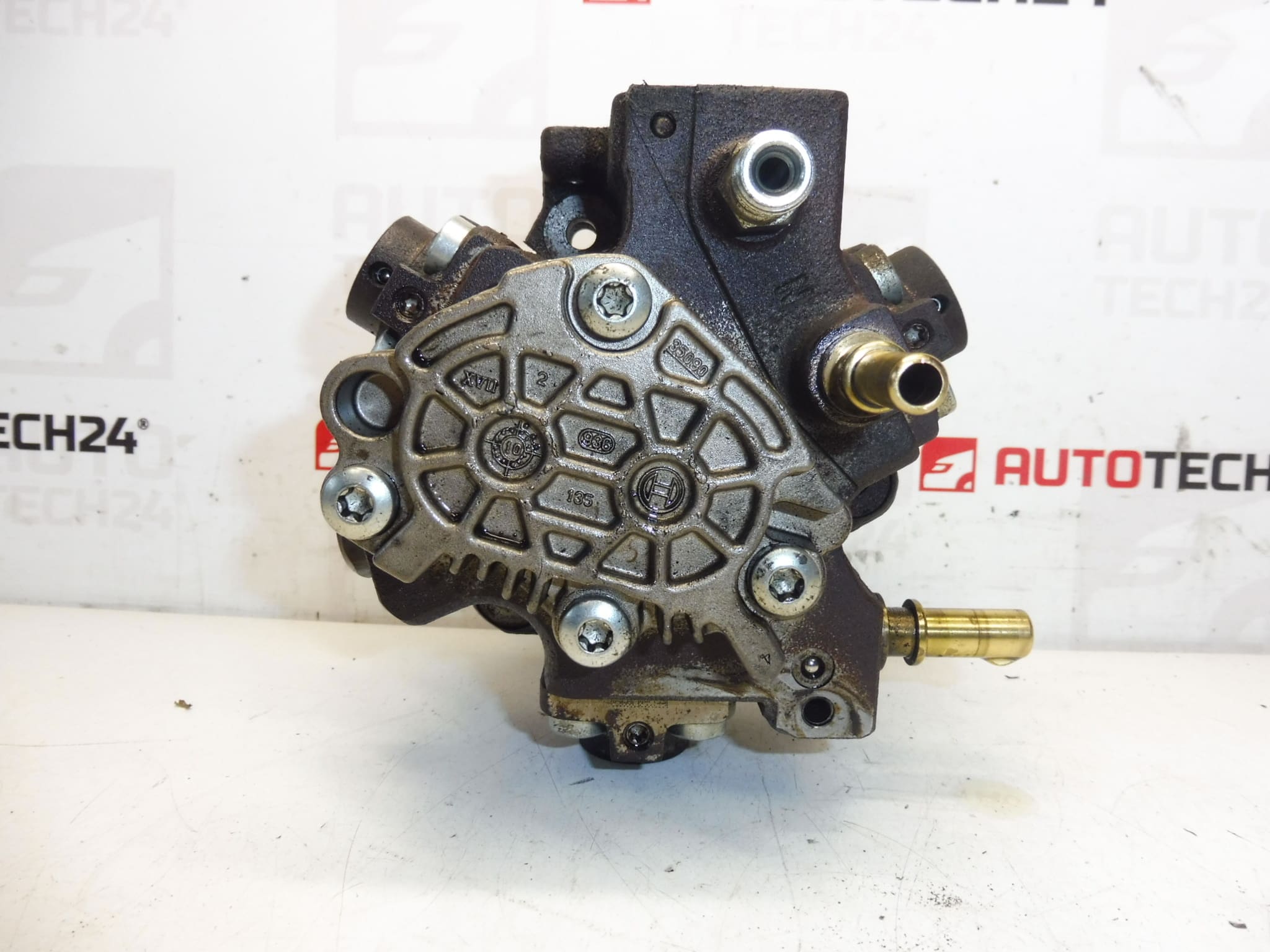Pompe d'injection 1.6 HDI kilométrage 101000 km Bosch 0445010102 9683703780 – Image 2
