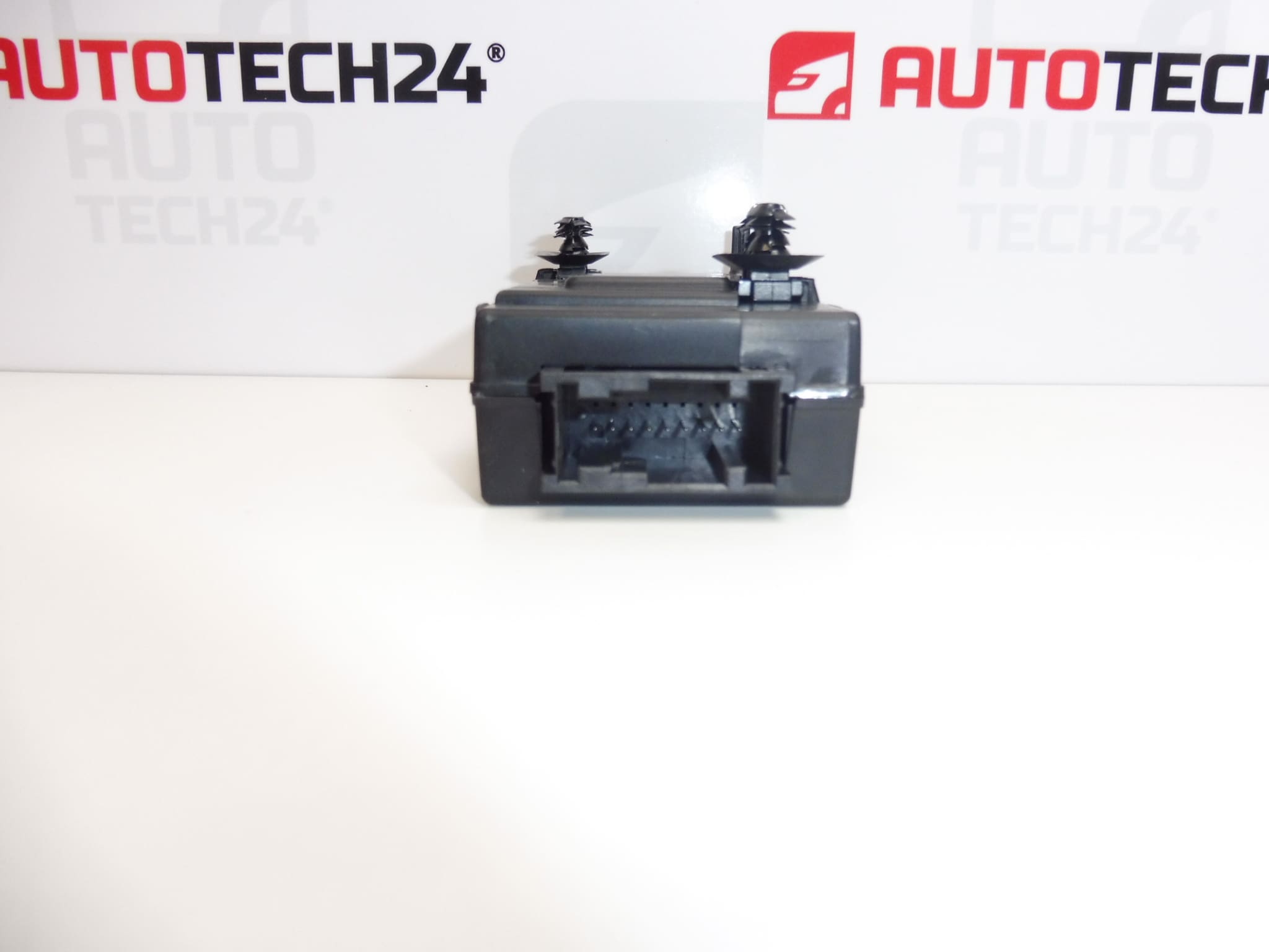 Unité de sous-gonflage Citroën C4 Picasso 9665182080 5430P2 – Image 2