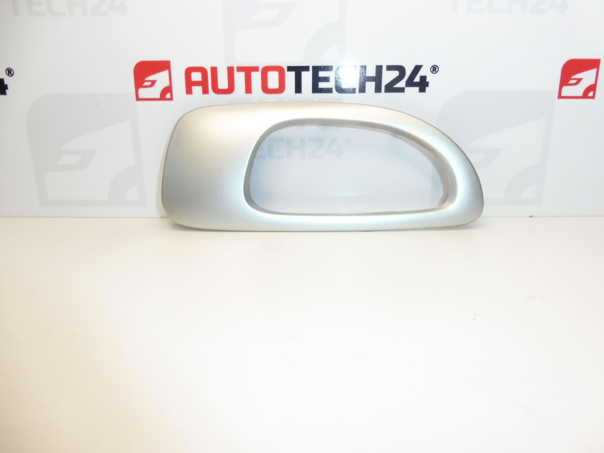 Cache de poignée intérieure de porte arrière gauche Peugeot 307 9634770077 9119Y1