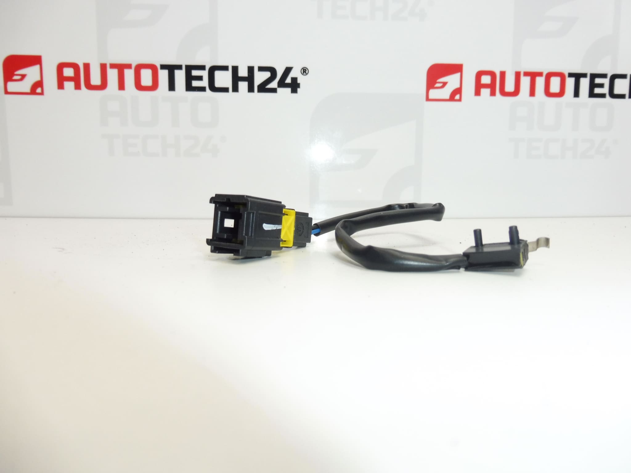 Interrupteur de toit escamotable gauche Peugeot 307 CC 8484L5 – Image 2