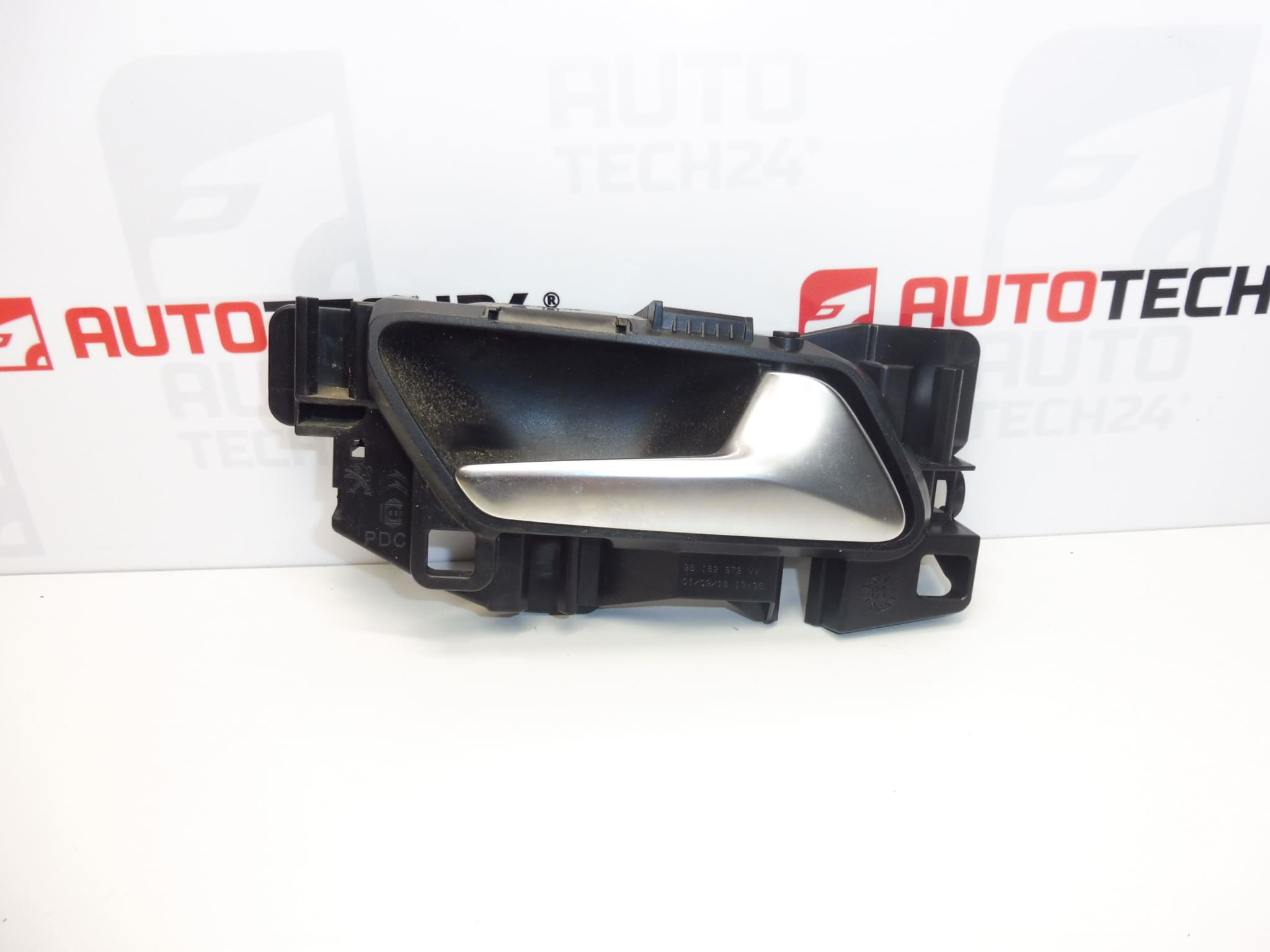 Poignée intérieure de porte passager Citroën Peugeot 98182872VV