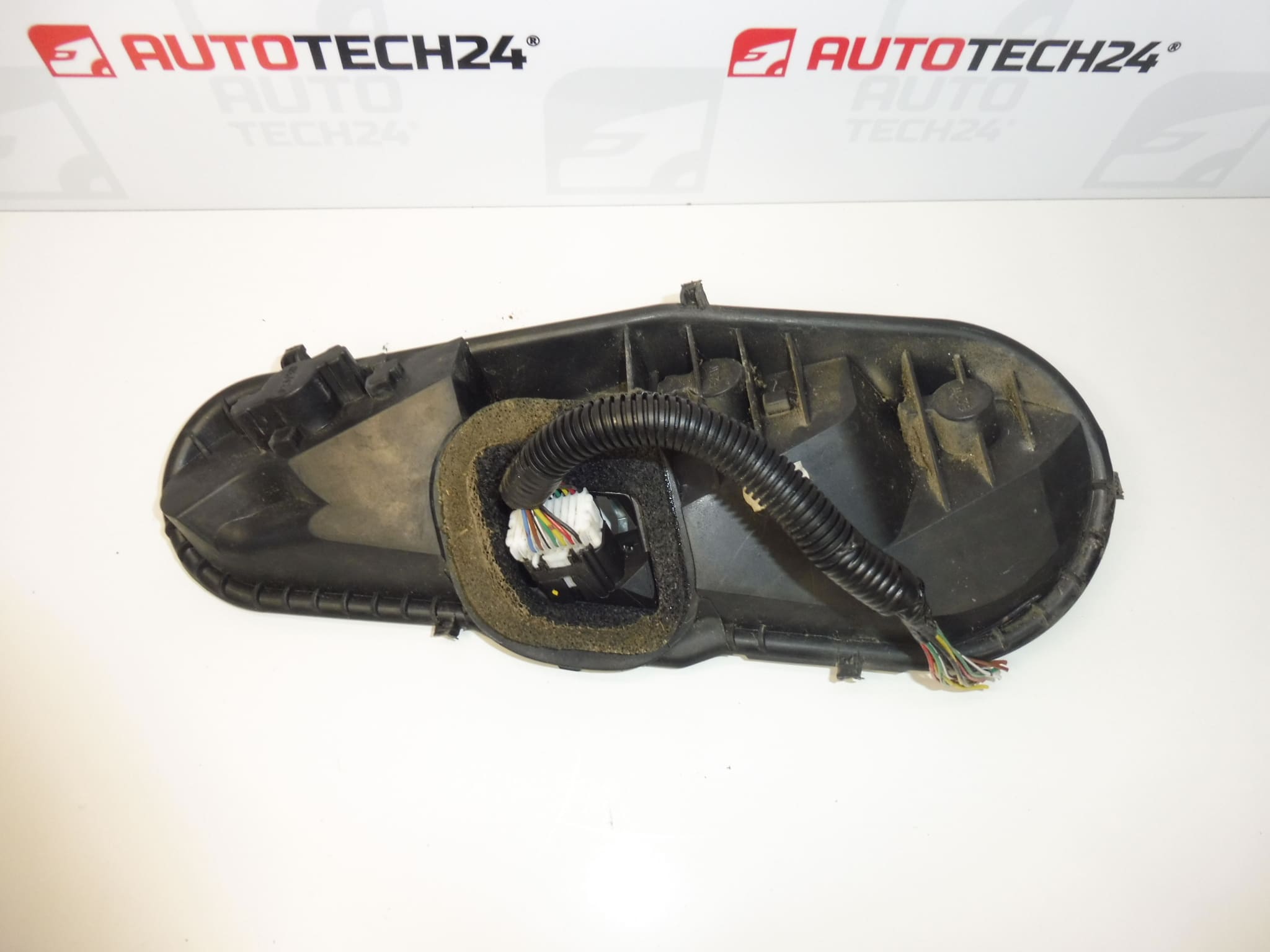 Support d'ampoules pour feu arrière gauche Citroën C1 Peugeot 107 1607990980 – Image 2
